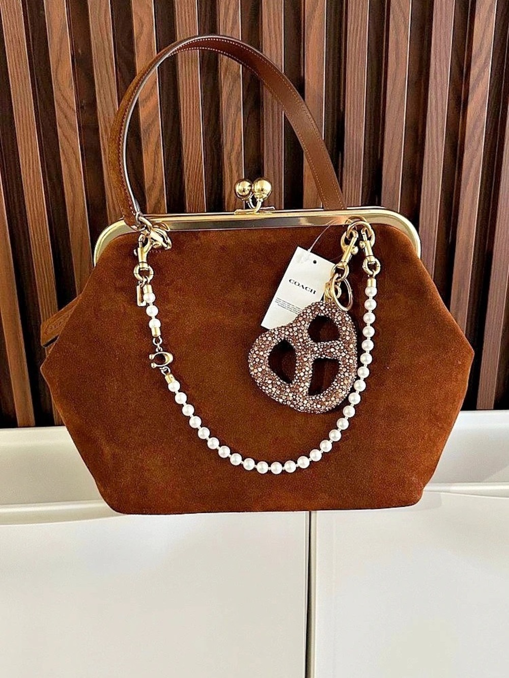 ❤️Coach Suede Kisslock Bag 27